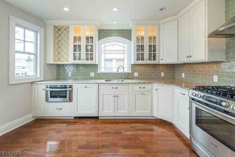 502 Franklin Ave - Photo 2 of 17