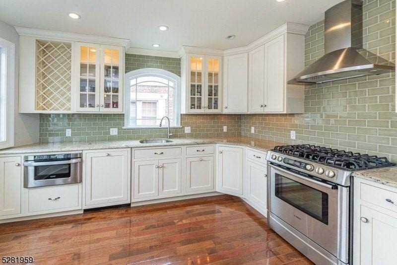 502 Franklin Ave - Photo 3 of 17