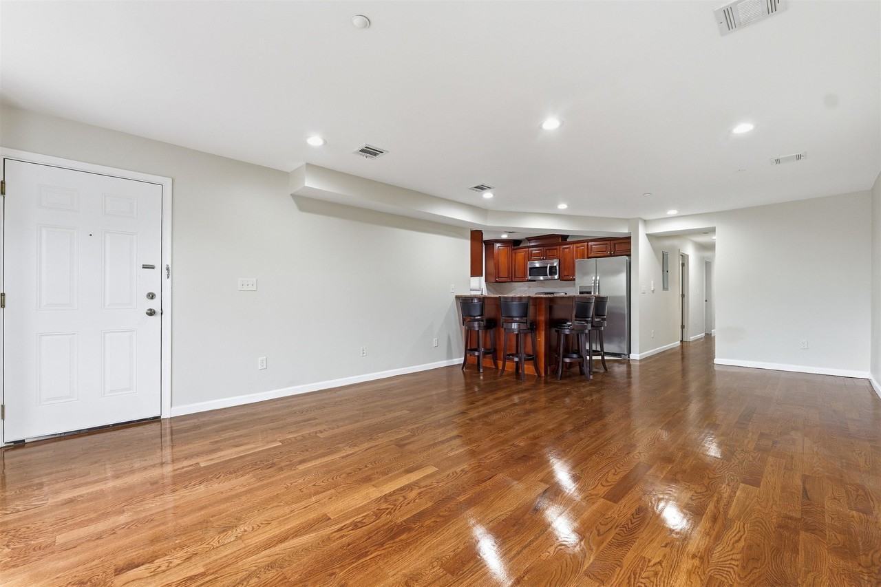 467 Palisade Ave #2 - Photo 2 of 24