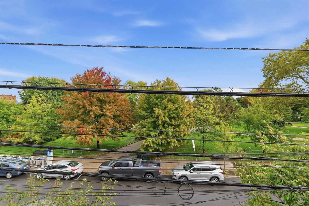 467 Palisade Ave #2 - Photo 5 of 24