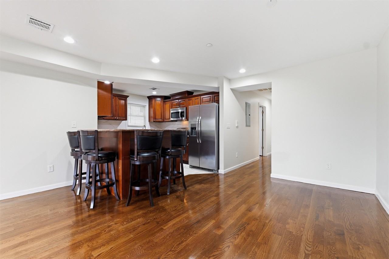 467 Palisade Ave #2 - Photo 6 of 24