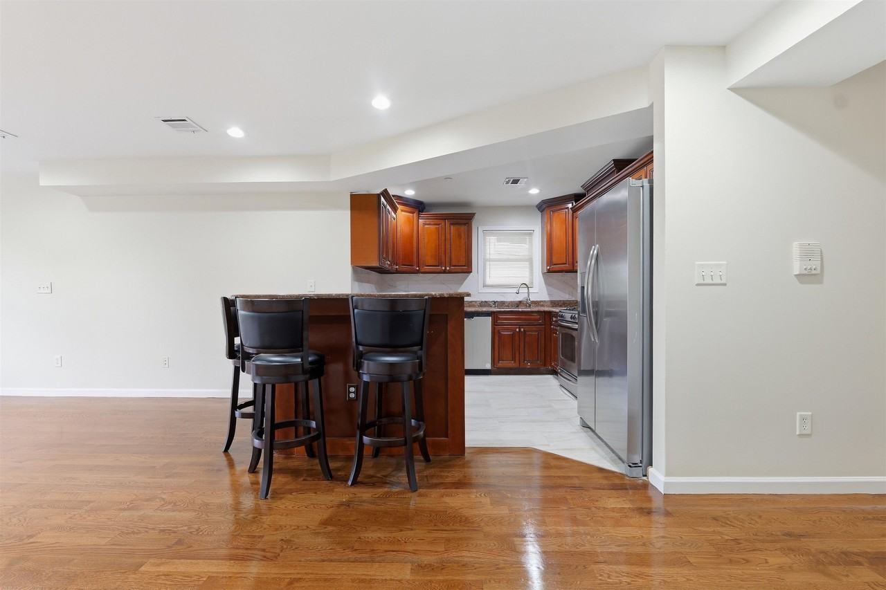 467 Palisade Ave #2 - Photo 7 of 24