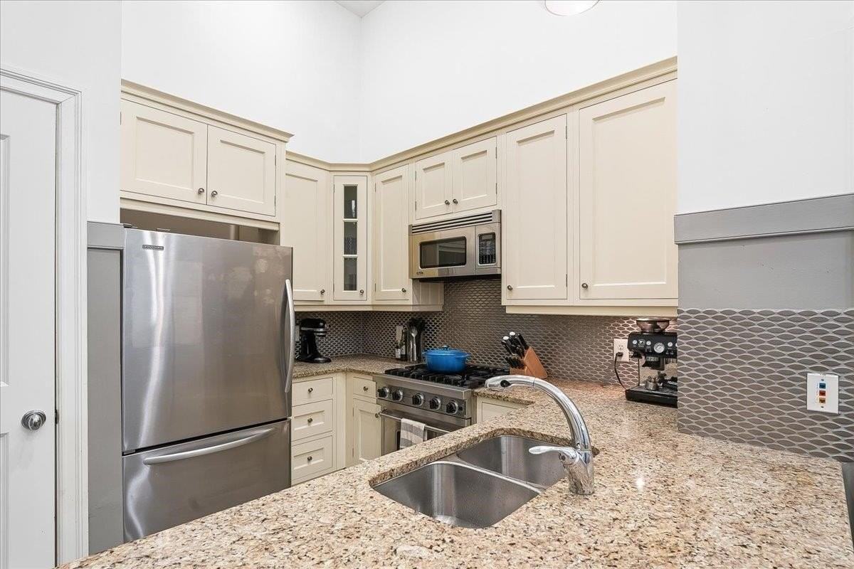 120 Tidewater St #A - Photo 2 of 17