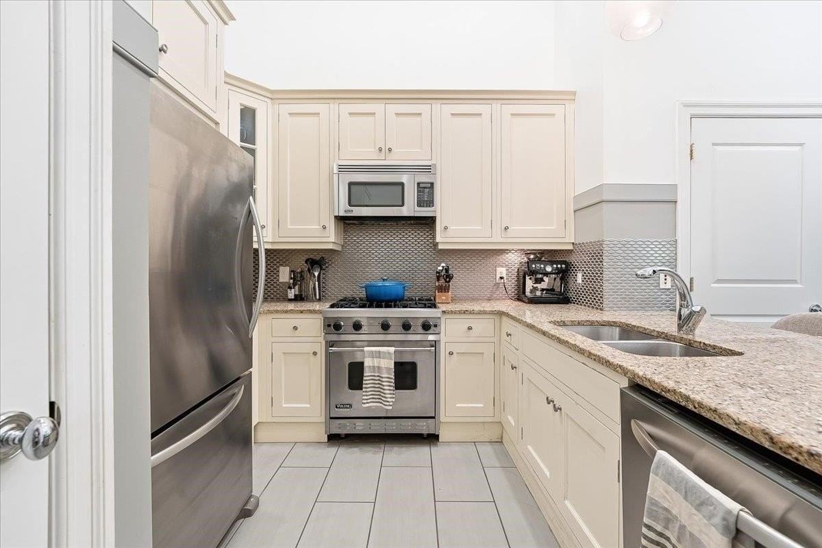 120 Tidewater St #A - Photo 4 of 17