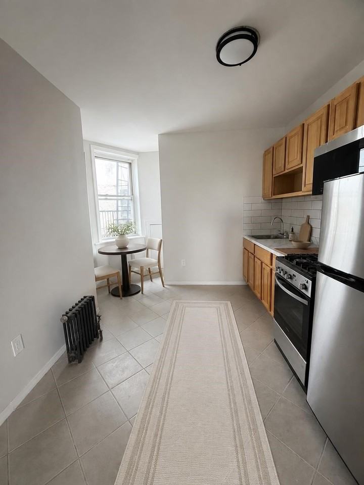 31-33 66th St #4B - Photo 7 of 9