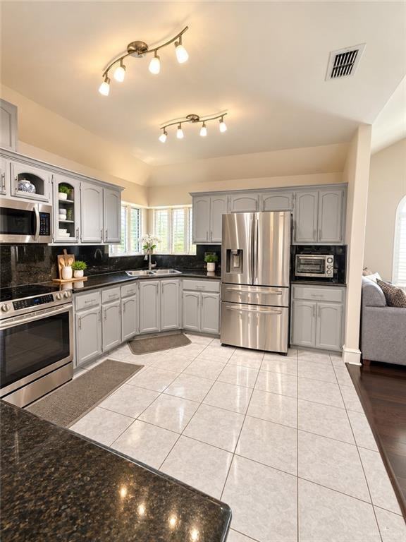 11100 N Conway Ave - Photo 5 of 26
