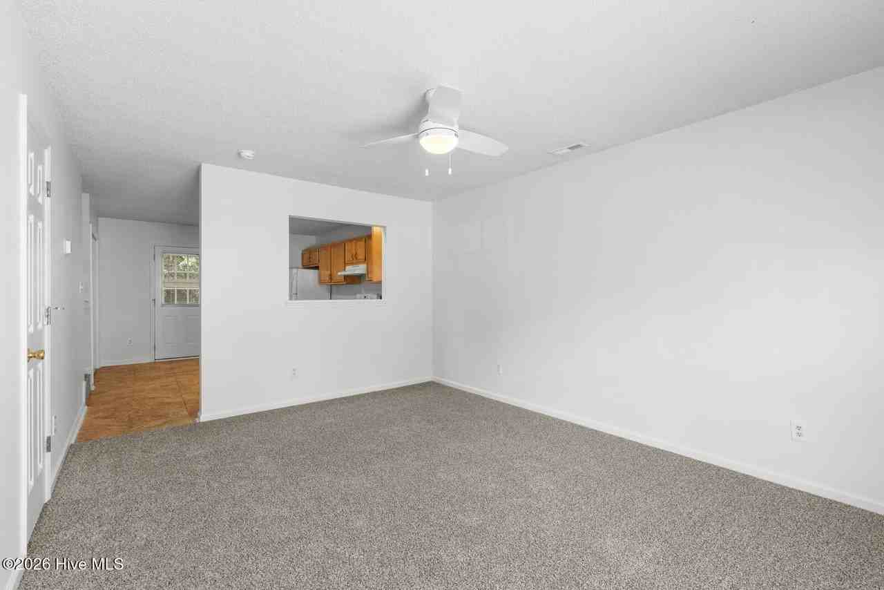 354 Bracken Pl - Photo 2 of 15