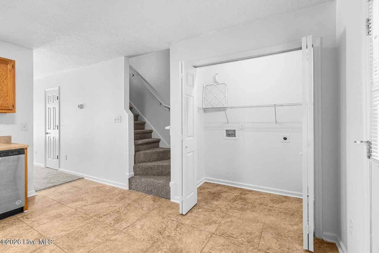 354 Bracken Pl - Photo 6 of 15