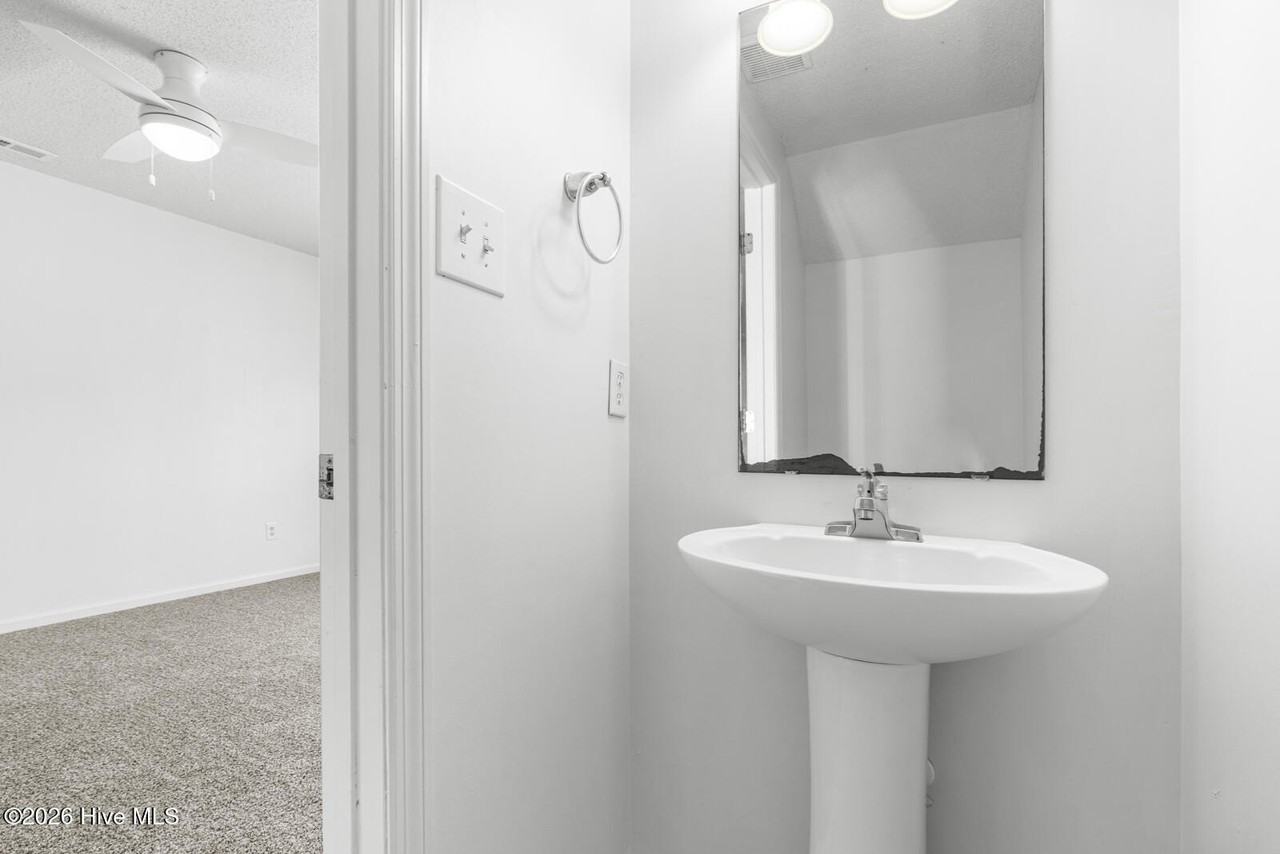 354 Bracken Pl - Photo 7 of 15