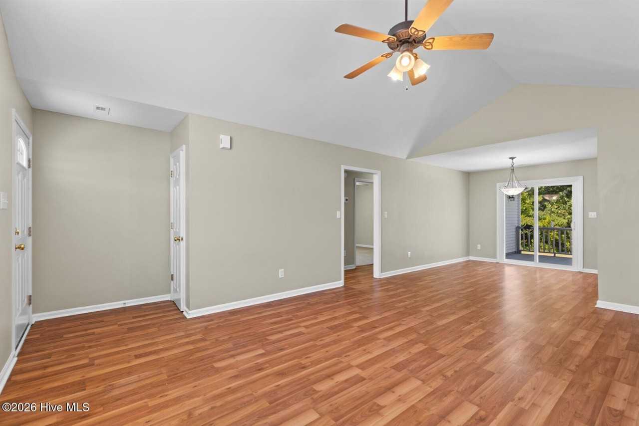 209 Brookstone Way - Photo 3 of 21