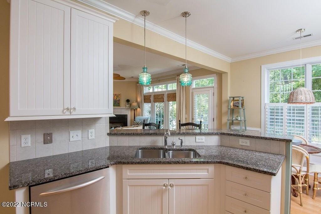 4925 Whitner Dr - Photo 5 of 29