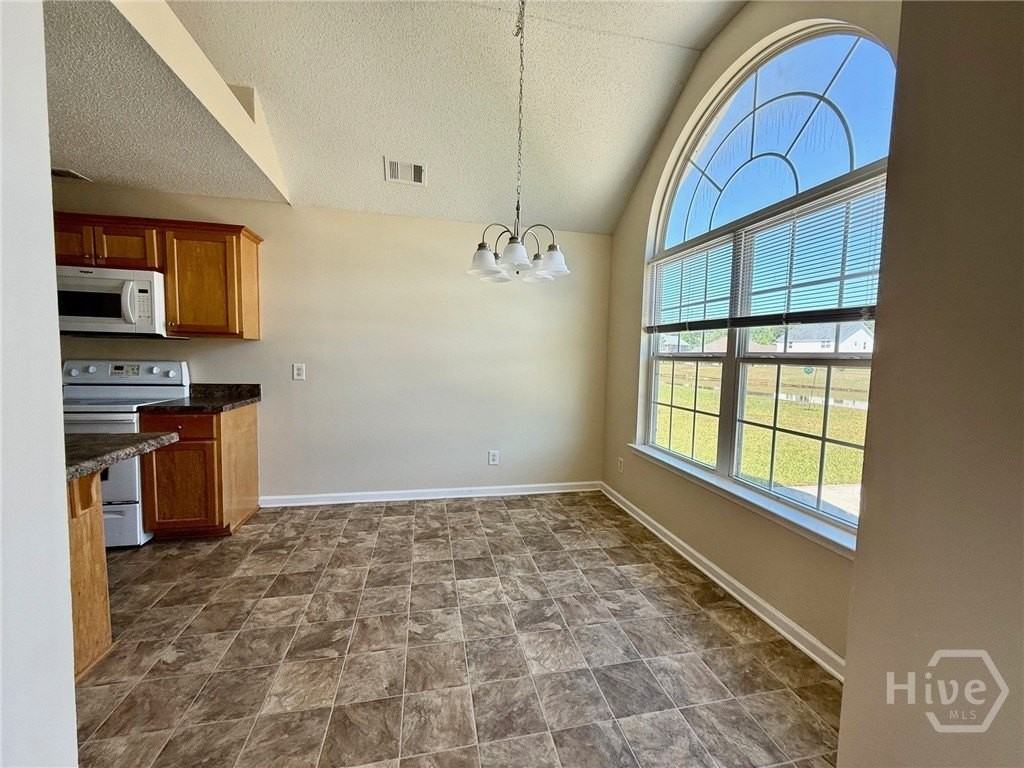 226 Pampas Dr - Photo 6 of 17