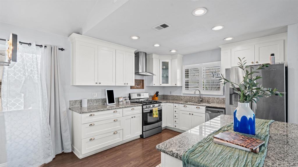 309 61st St - Photo 5 of 23