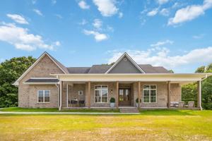 featured image of 370 Splendor View Dr
