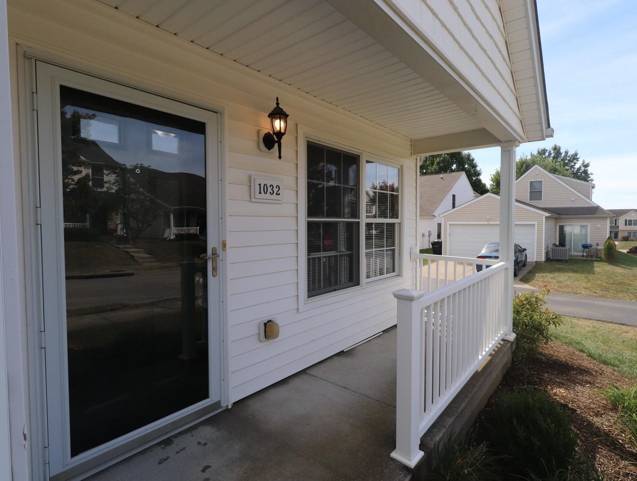 1032 Lemon Rue Way - Photo 3 of 19