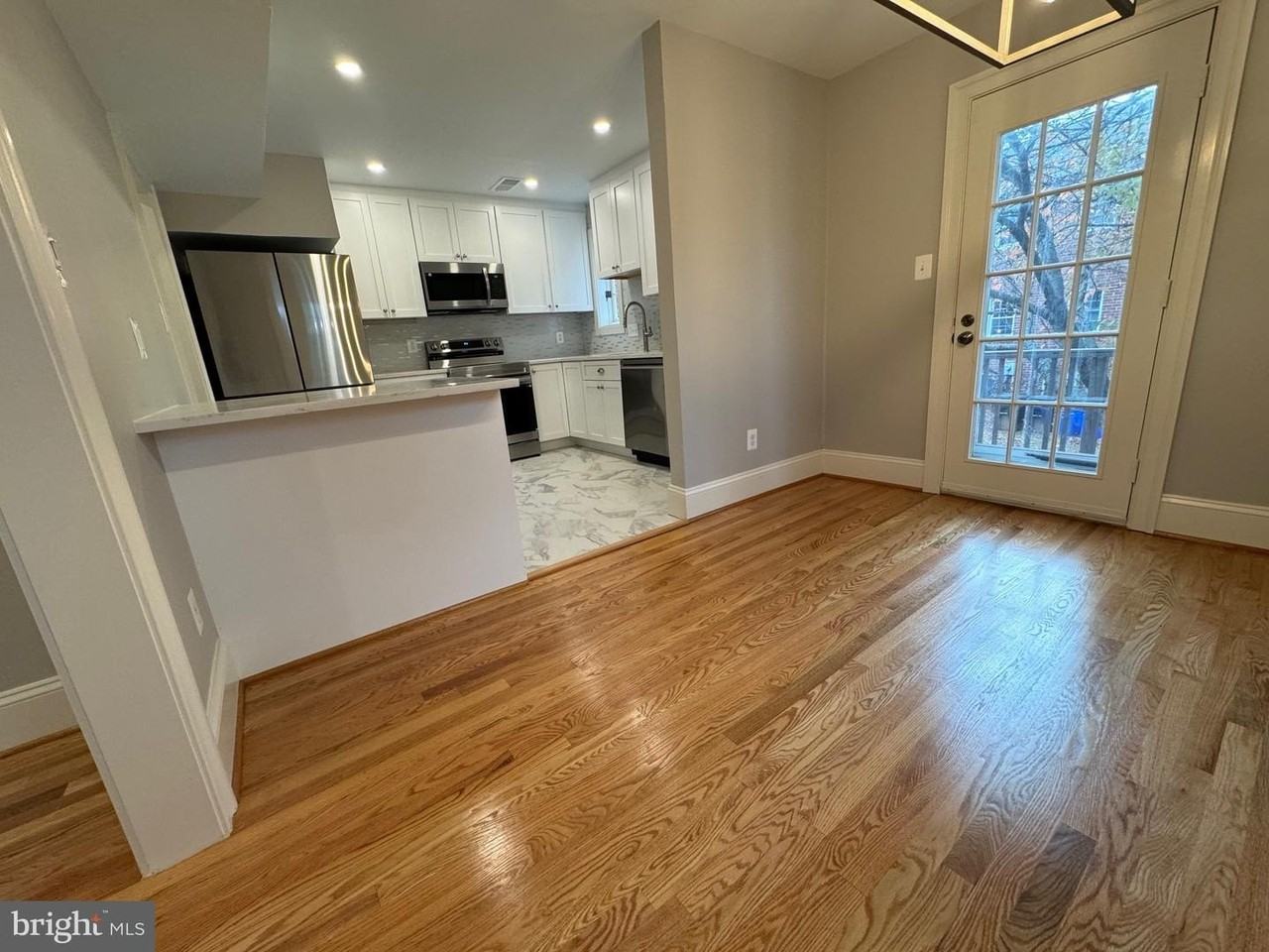 6669 Fairfax Rd - Photo 6 of 26