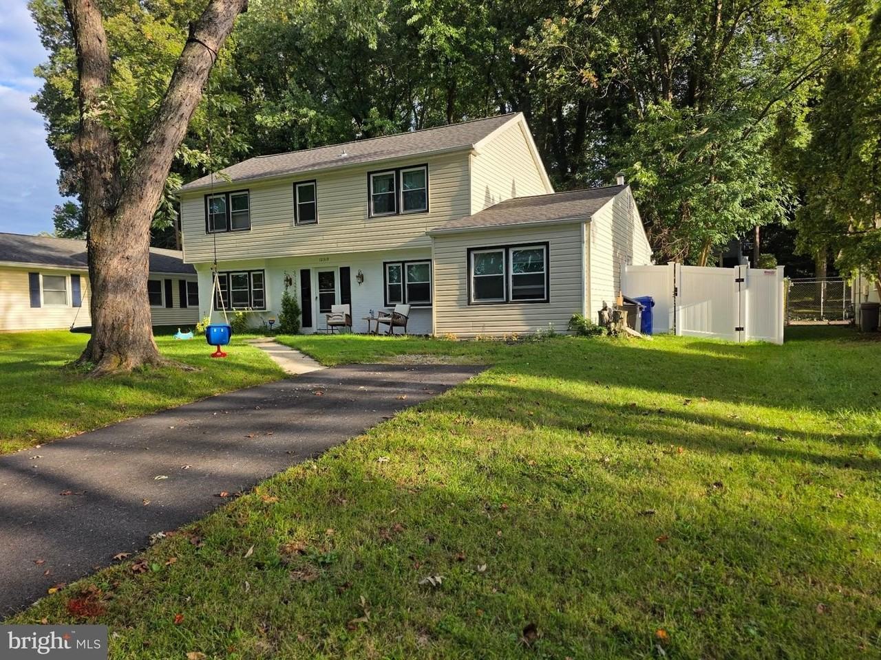 12319 Tilbury Ln - Photo 2 of 30