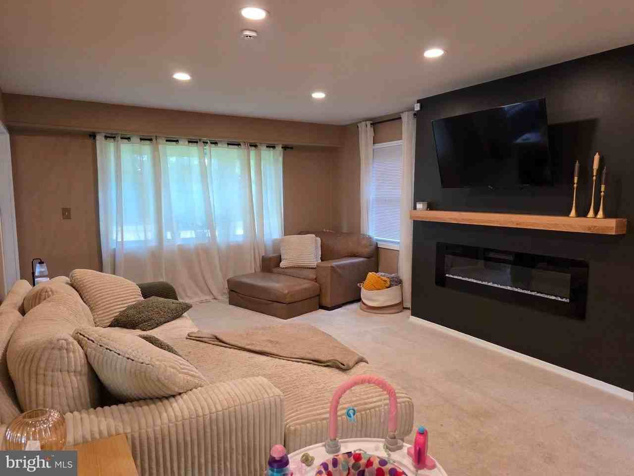 12319 Tilbury Ln - Photo 5 of 30