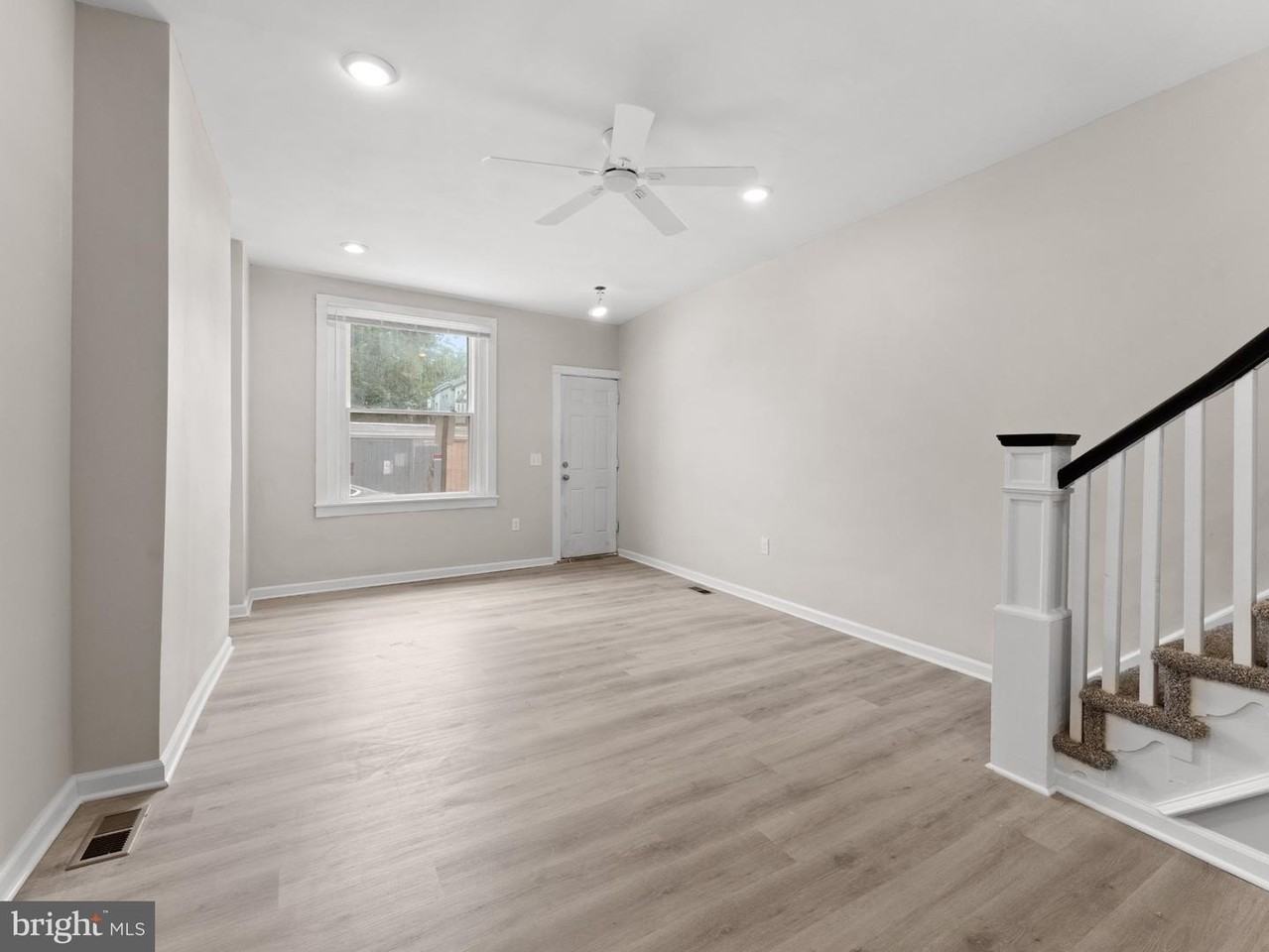 3010 Emerald St - Photo 5 of 25