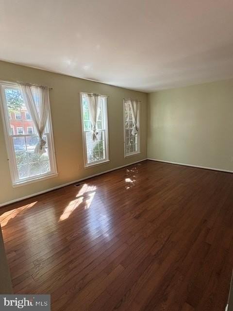 10252 Friendship Ct - Photo 2 of 22