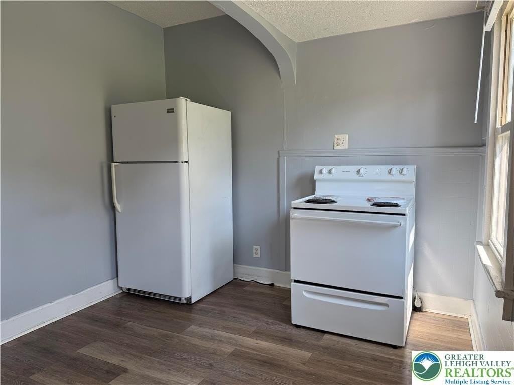 103 State Rd - Photo 5 of 16