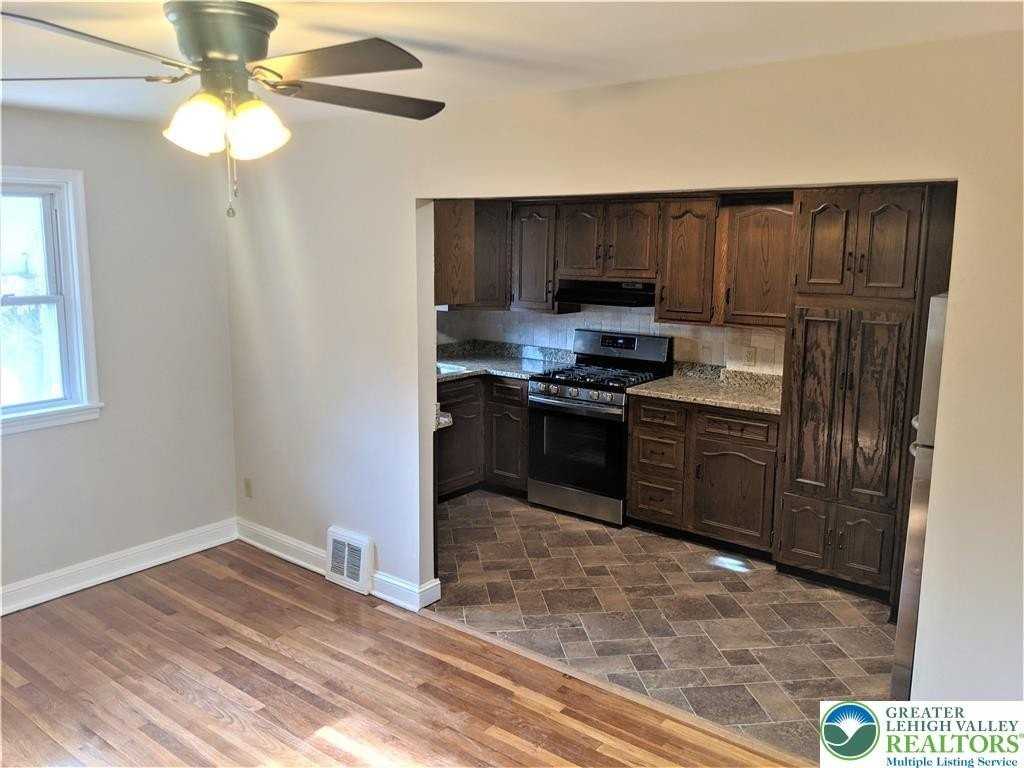 703 Spring St - Photo 7 of 17