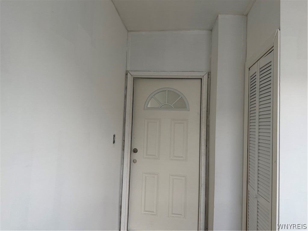165 Playter St - Photo 2 of 14