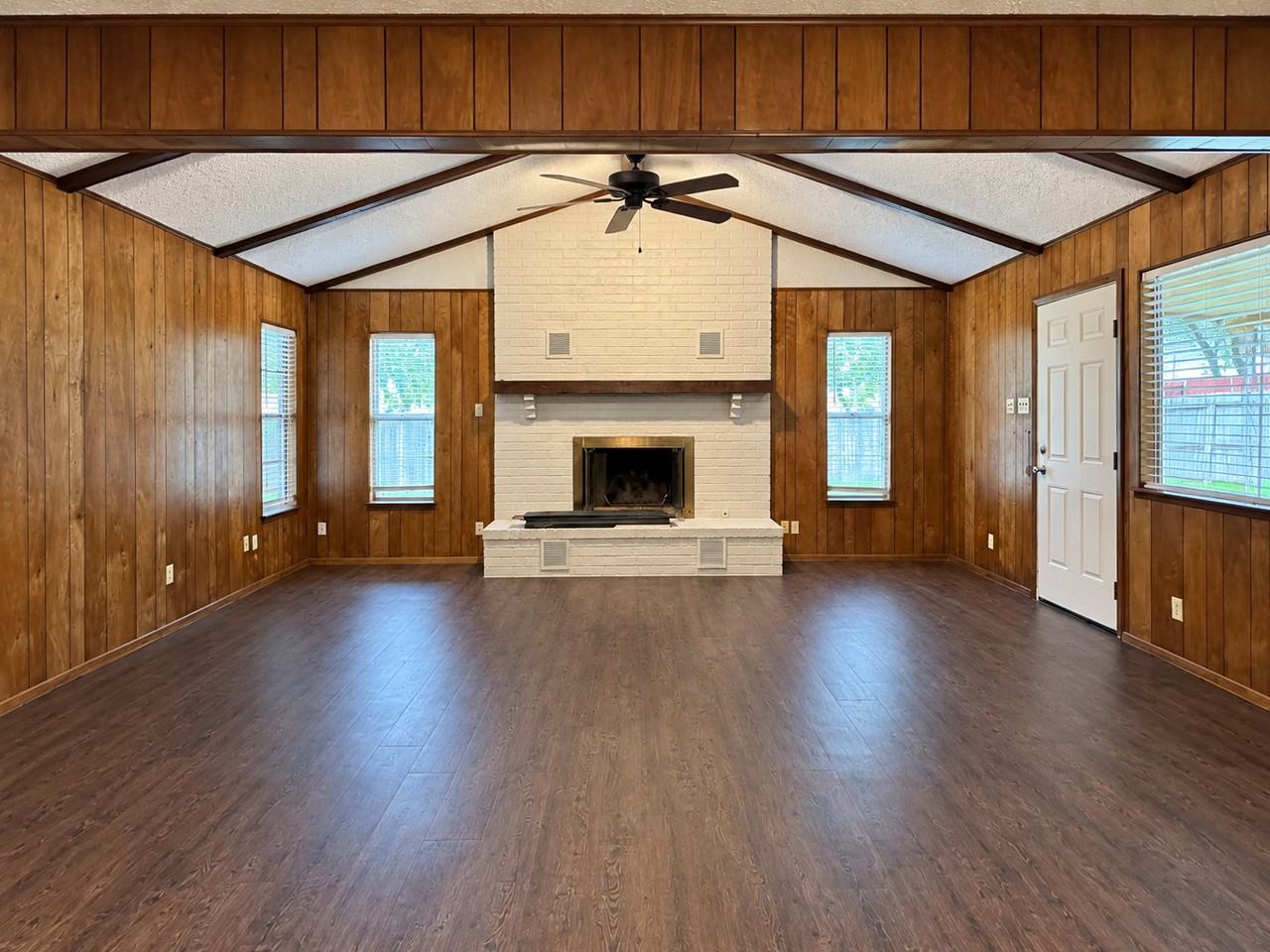 10811 Edgefield Dr - Photo 5 of 17