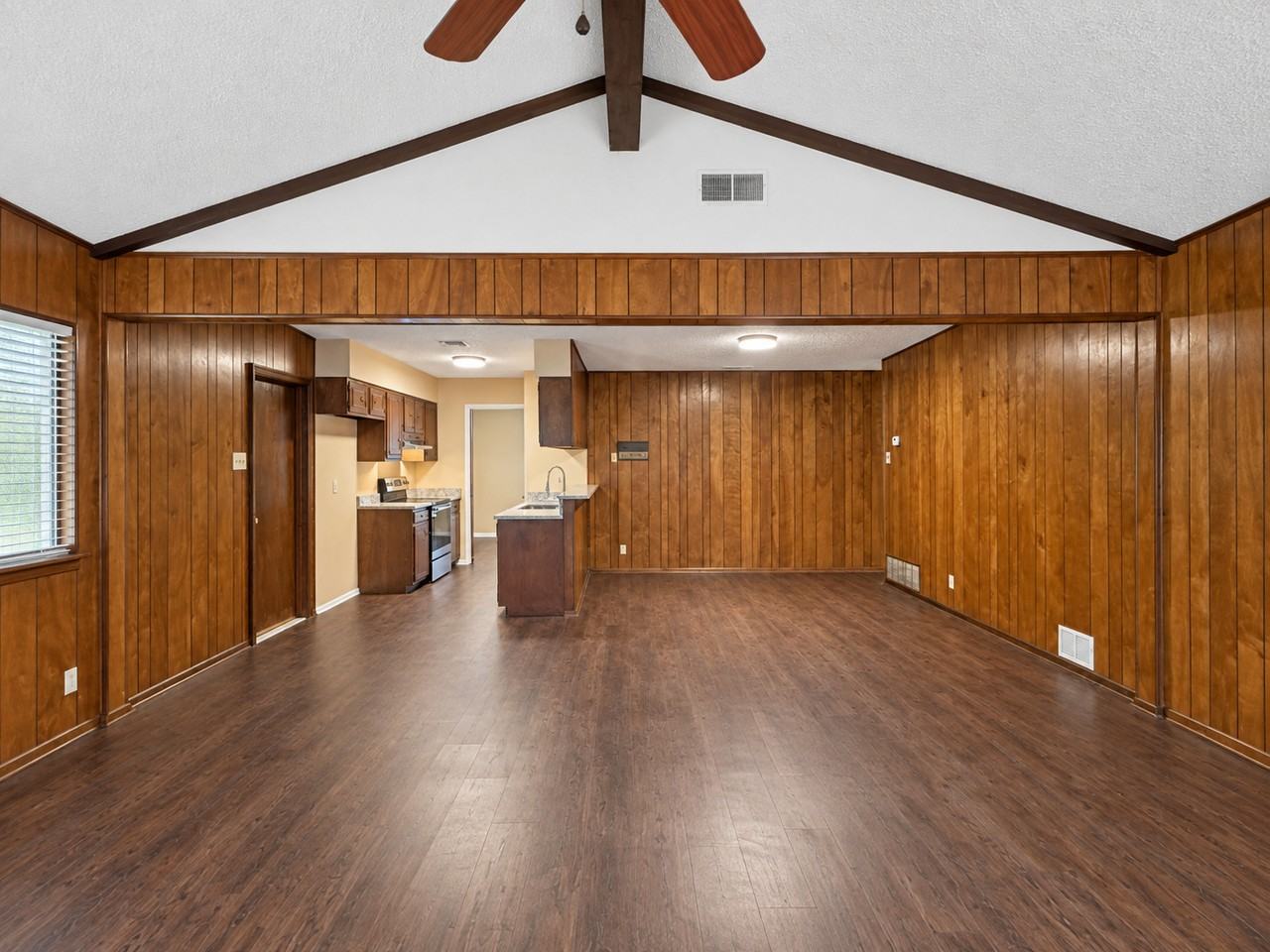 10811 Edgefield Dr - Photo 6 of 17