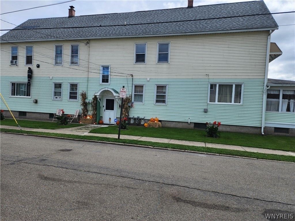 186 Center St - Photo 2 of 9