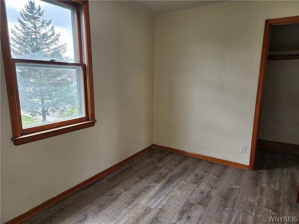 186 Center St - Photo 6 of 9