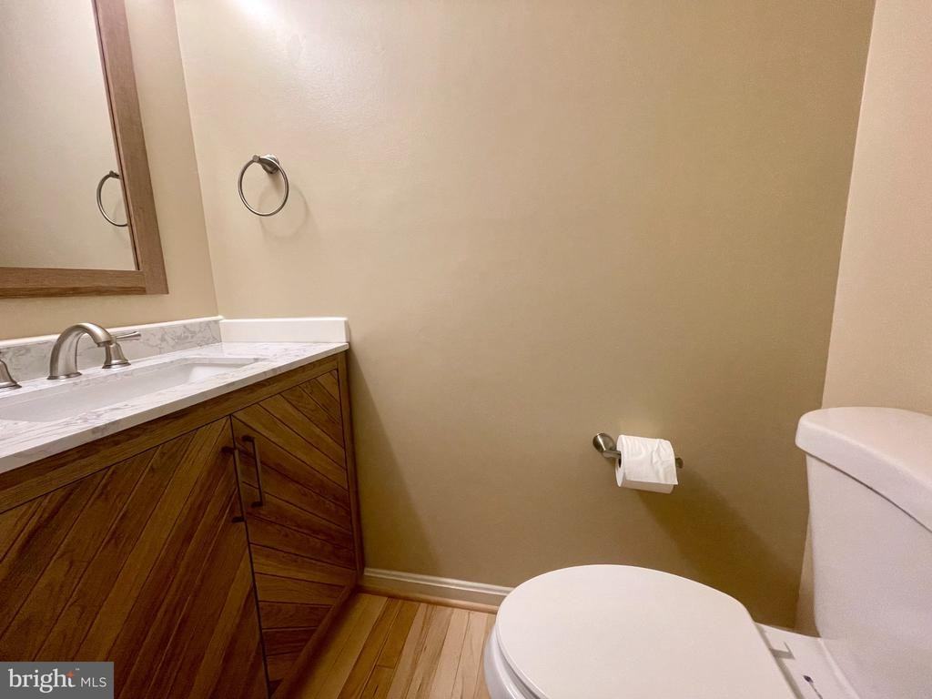 7925 Forest Path Way - Photo 4 of 27