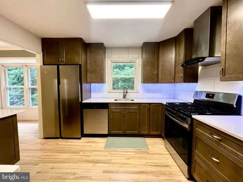 7925 Forest Path Way - Photo 6 of 27