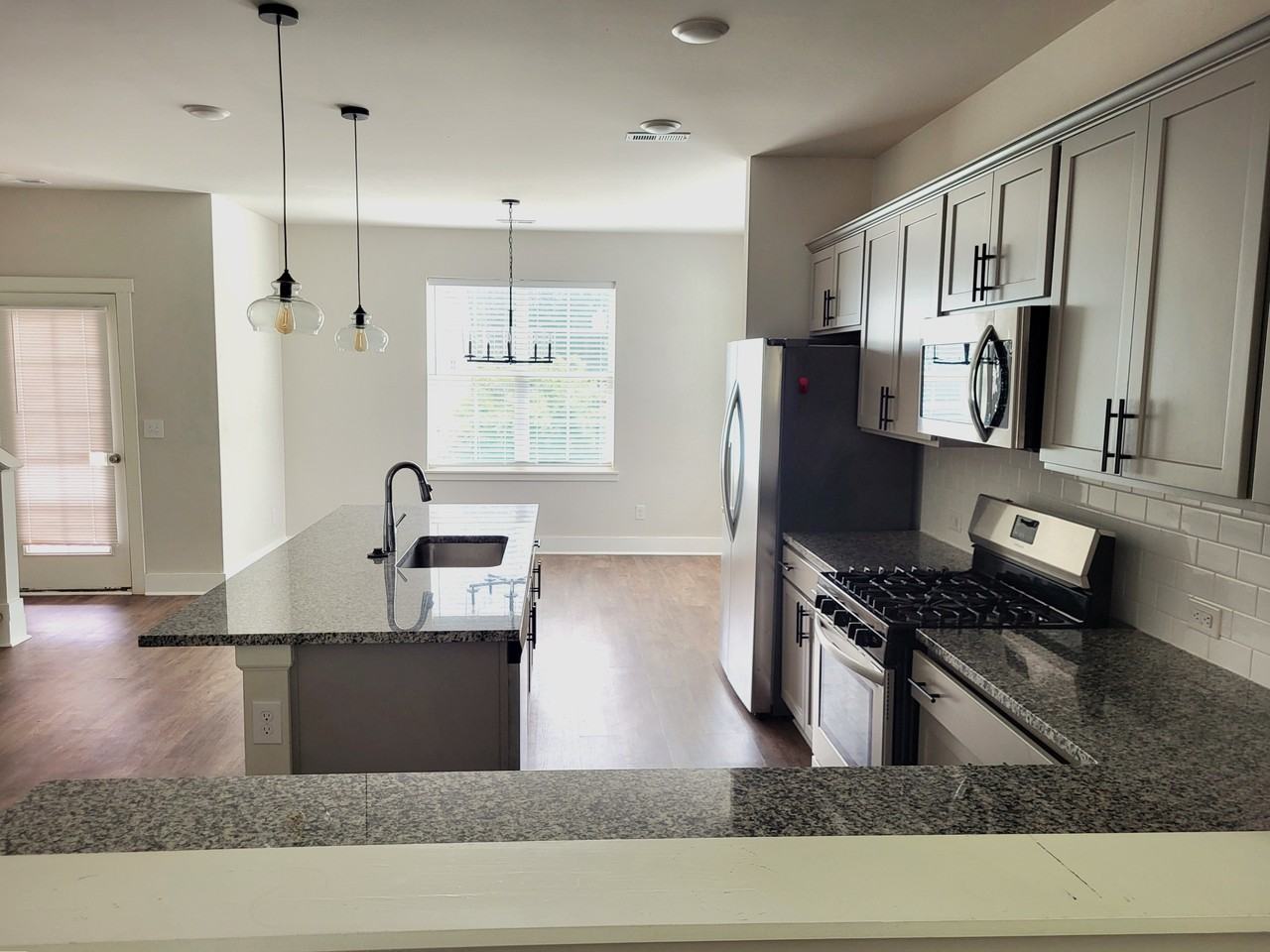 861 S Franklin St #1 - Photo 5 of 32