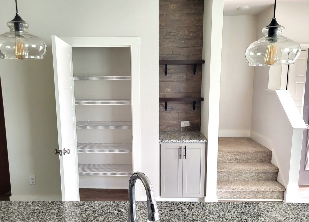 861 S Franklin St #1 - Photo 7 of 32