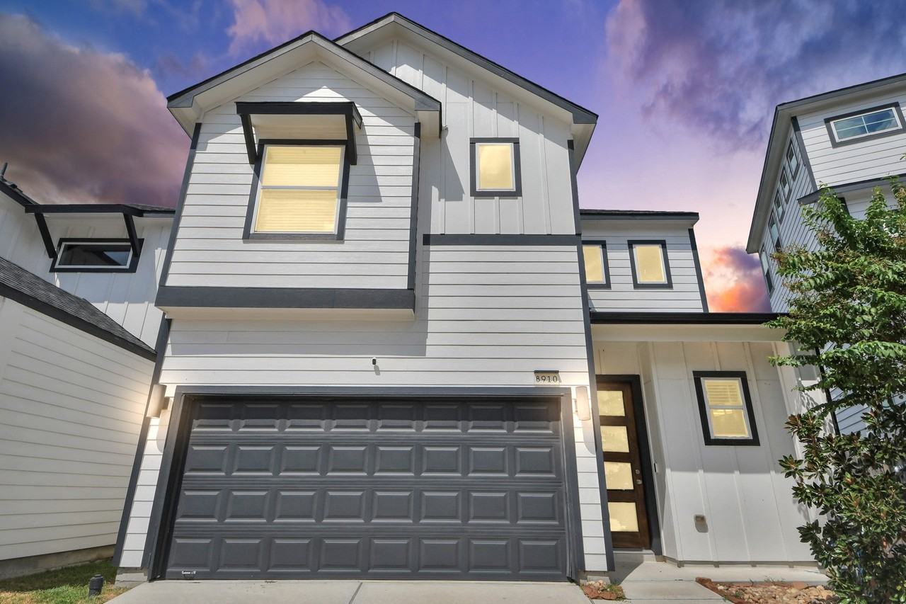 8910 Covenant Pl - Photo 3 of 39