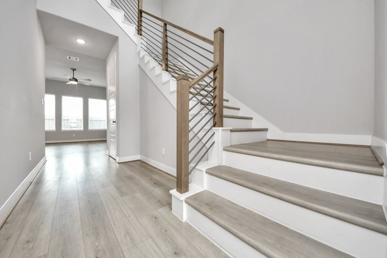 8910 Covenant Pl - Photo 6 of 39