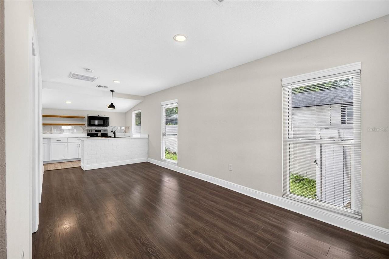 14352 Lawrence St - Photo 3 of 15