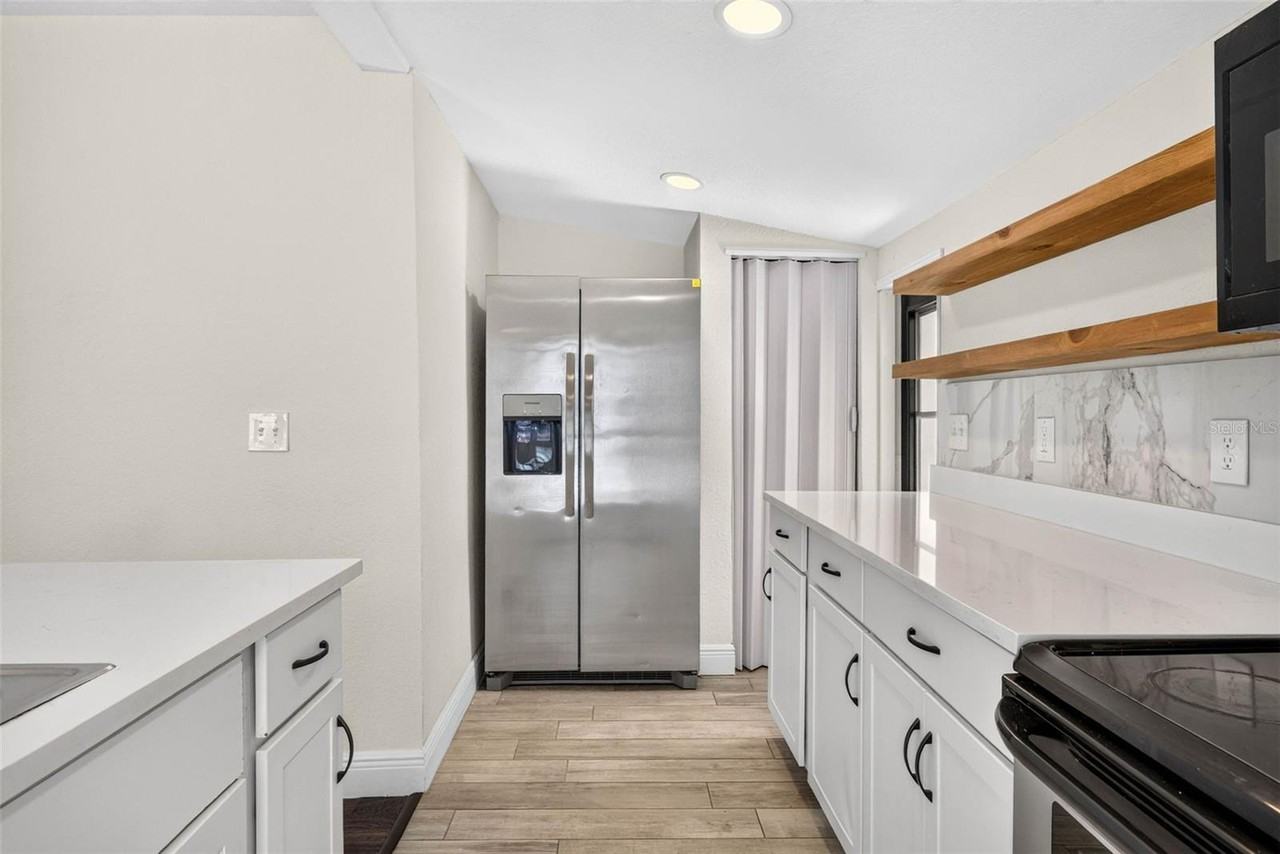 14352 Lawrence St - Photo 6 of 15