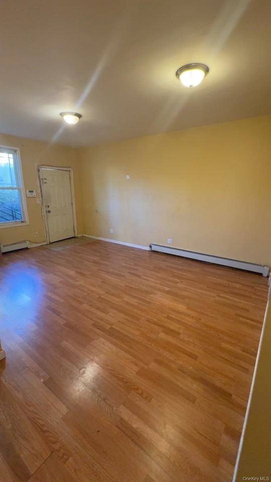 191 Graham Pl - Photo 3 of 13