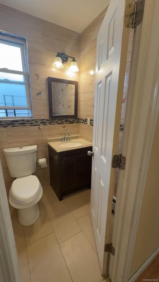 191 Graham Pl - Photo 4 of 13