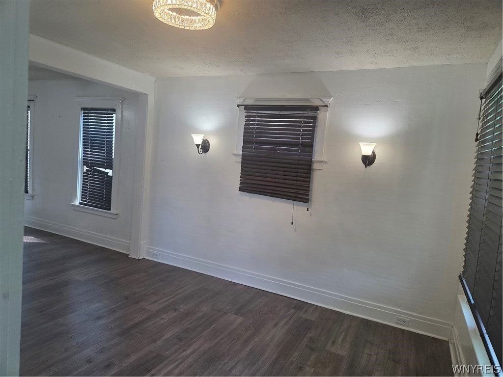 191 Schuele Ave - Photo 3 of 10