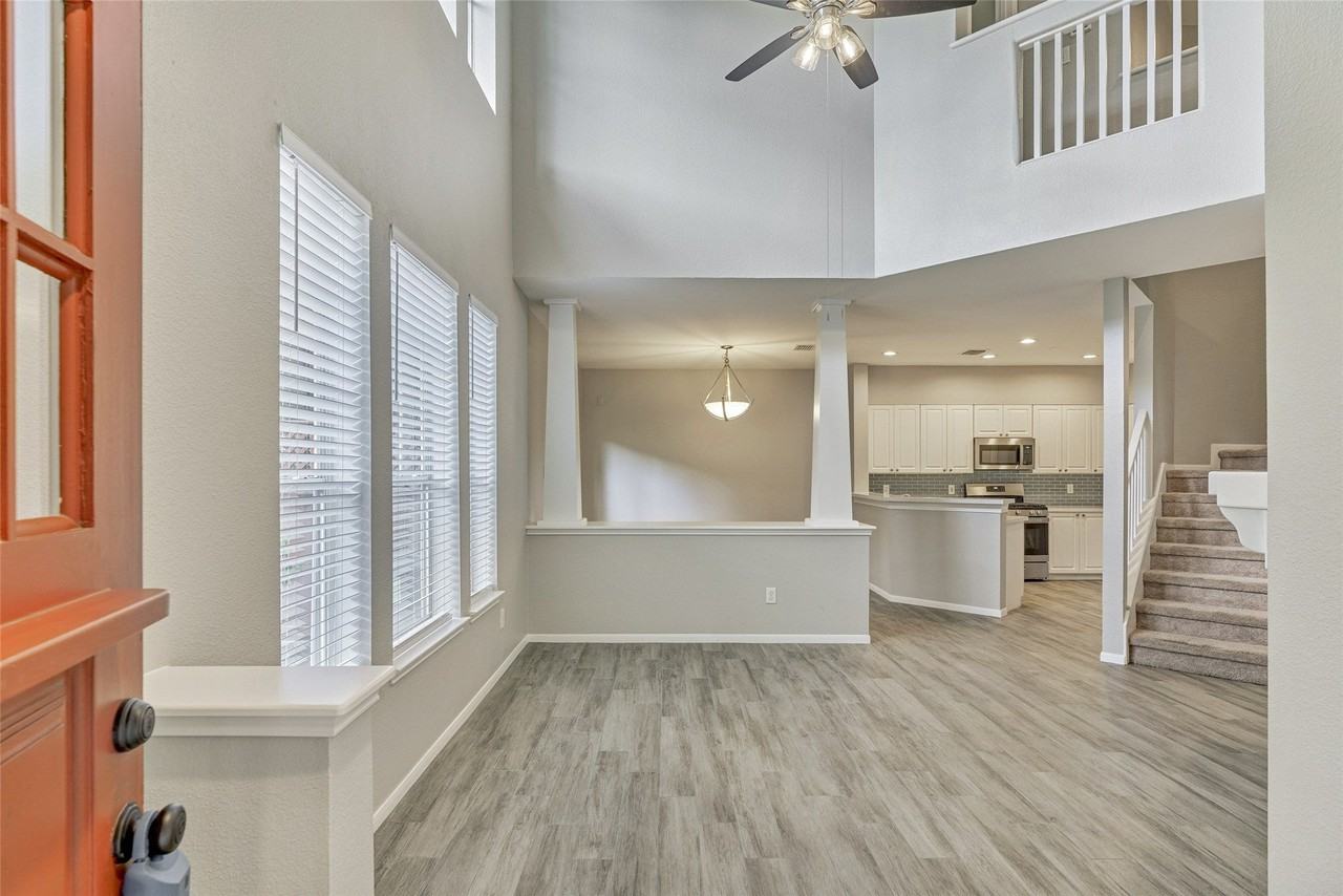 25 Scarlet Woods Ct - Photo 6 of 40