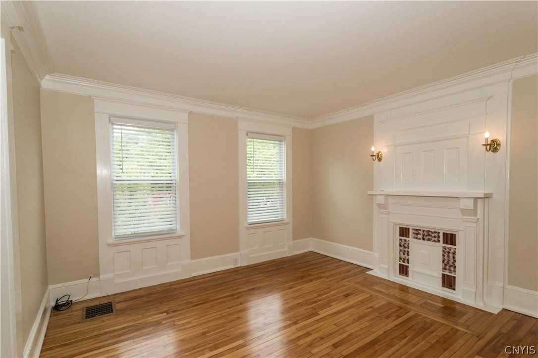 29 Canton St - Photo 7 of 35