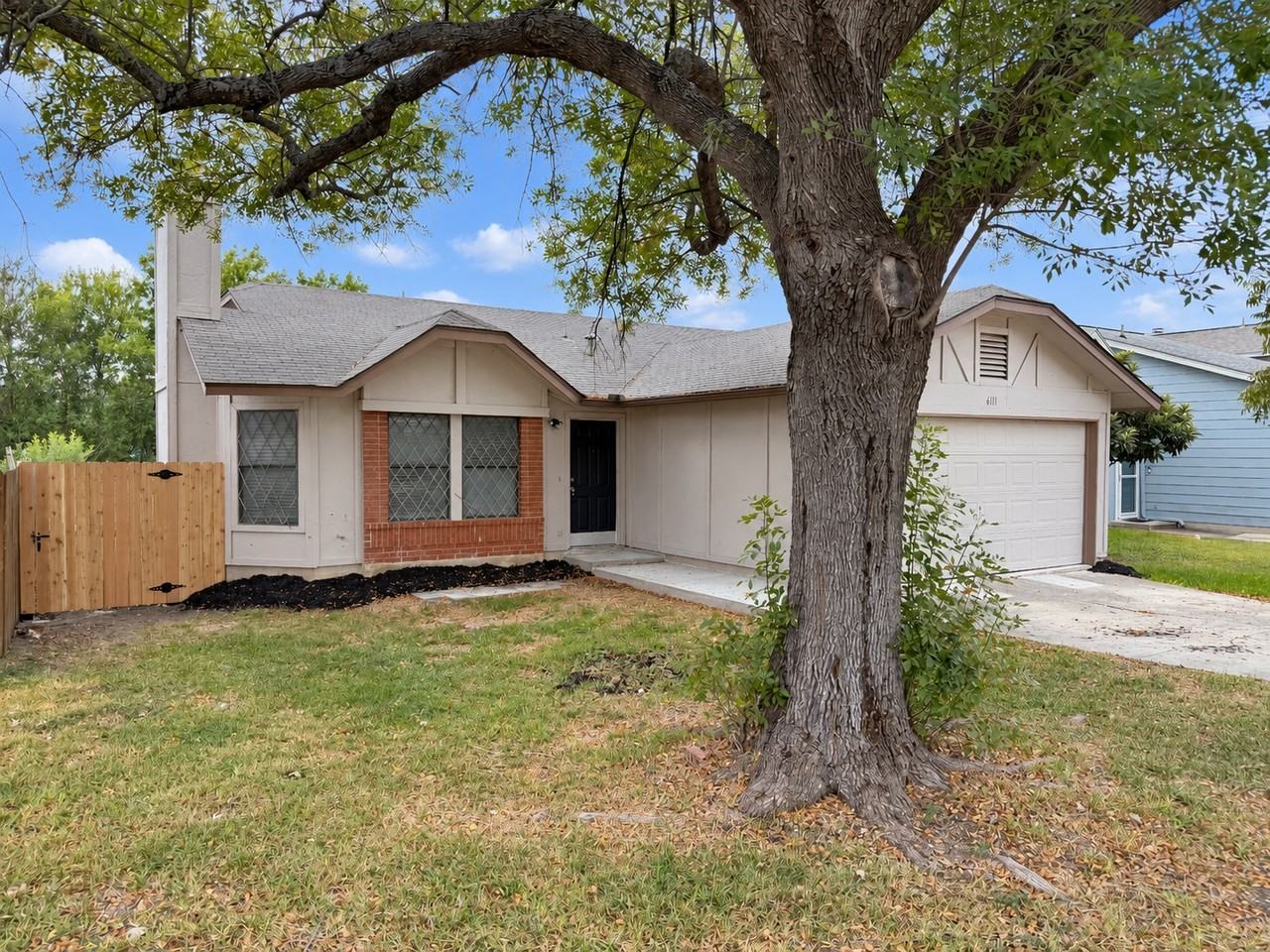 6111 Feather Nest Ln - Photo 3 of 20