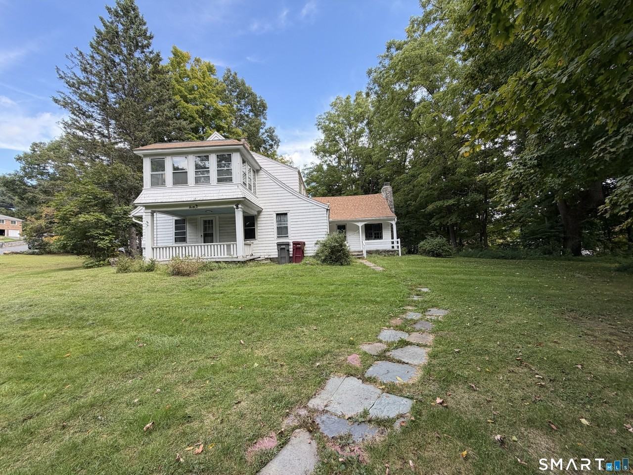 684 Field St - Photo 4 of 28