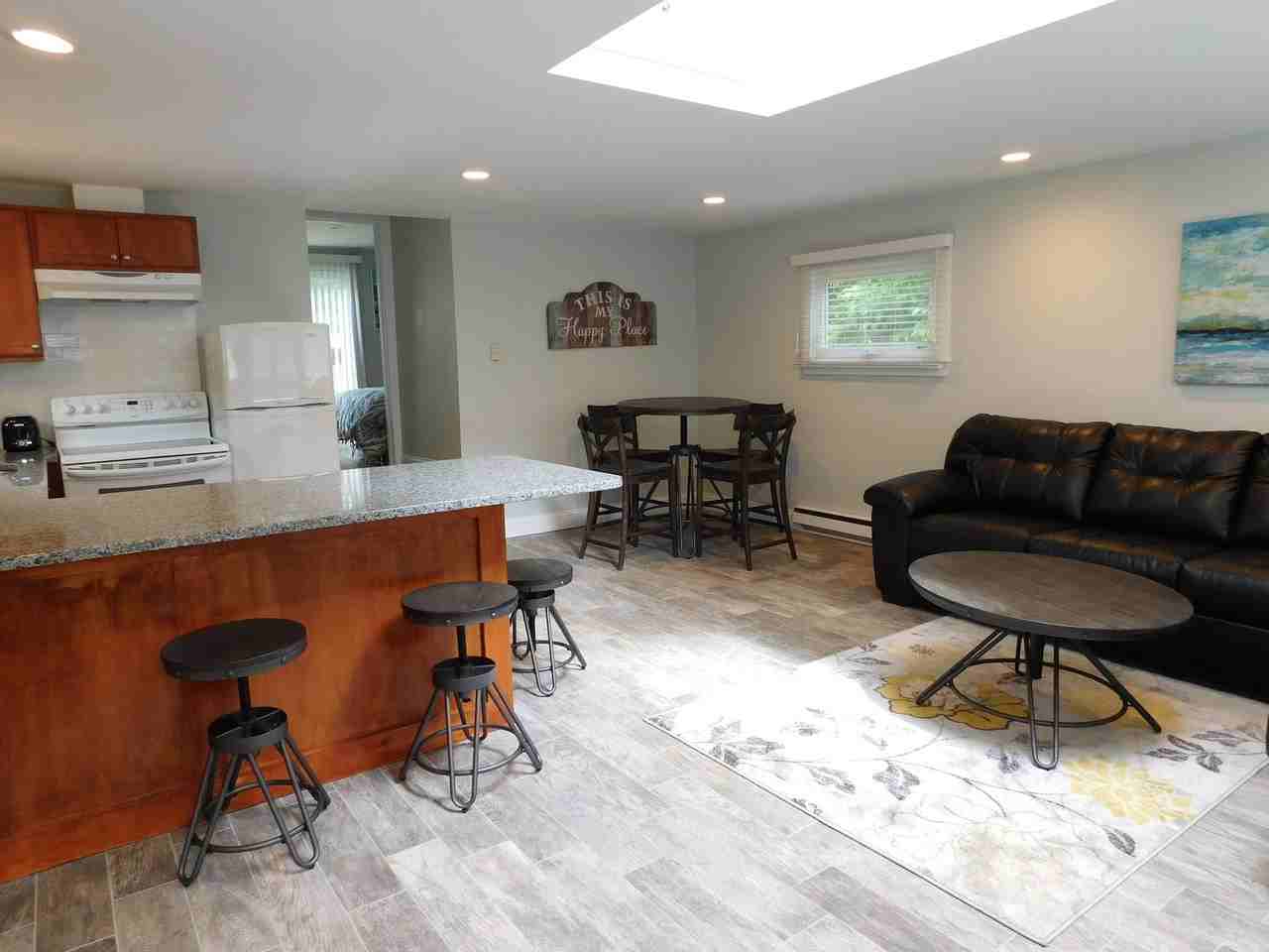 112 Thatcher Rd - Photo 3 of 6