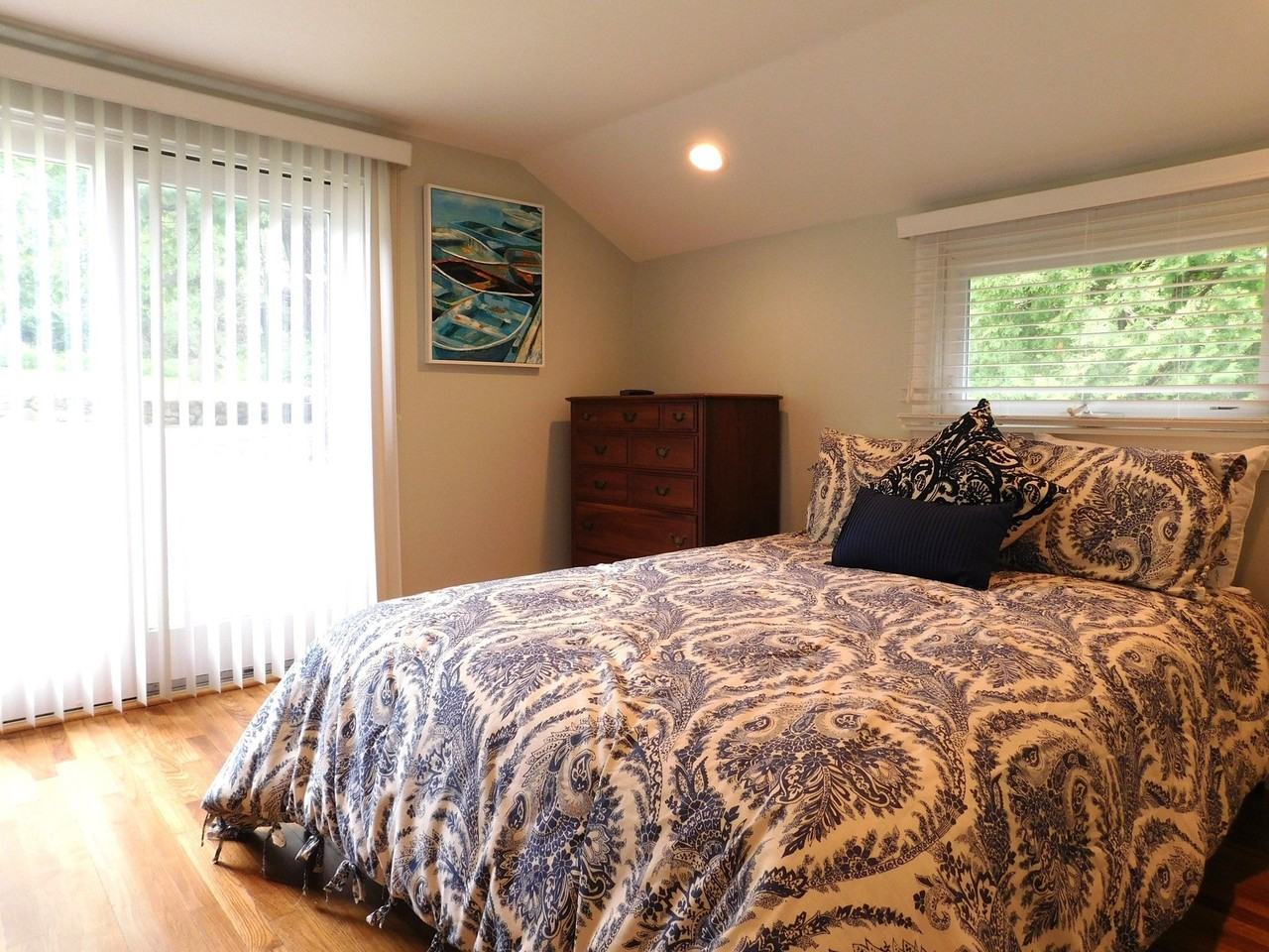 112 Thatcher Rd - Photo 4 of 6