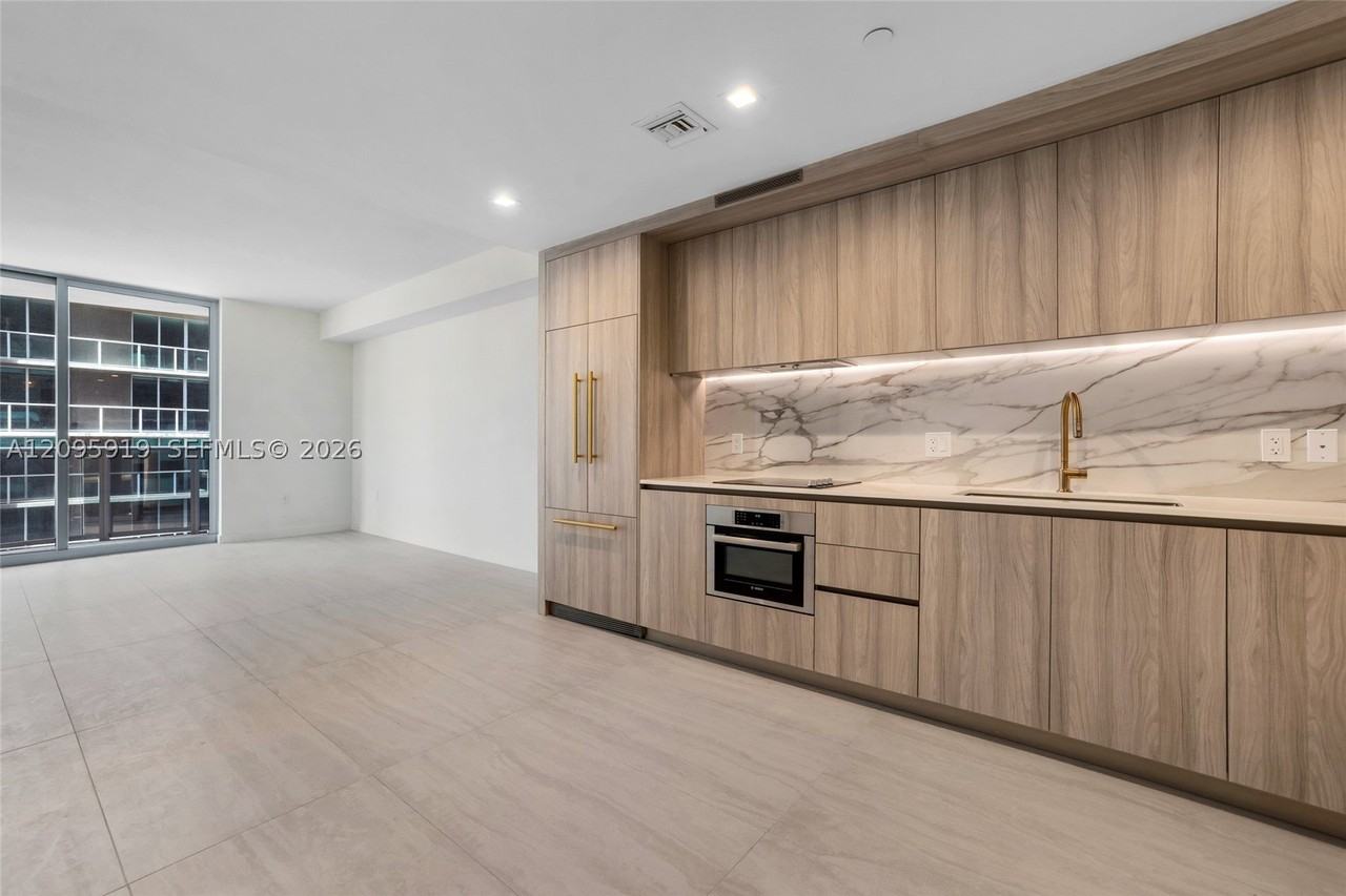 77 Se 5th St #1708