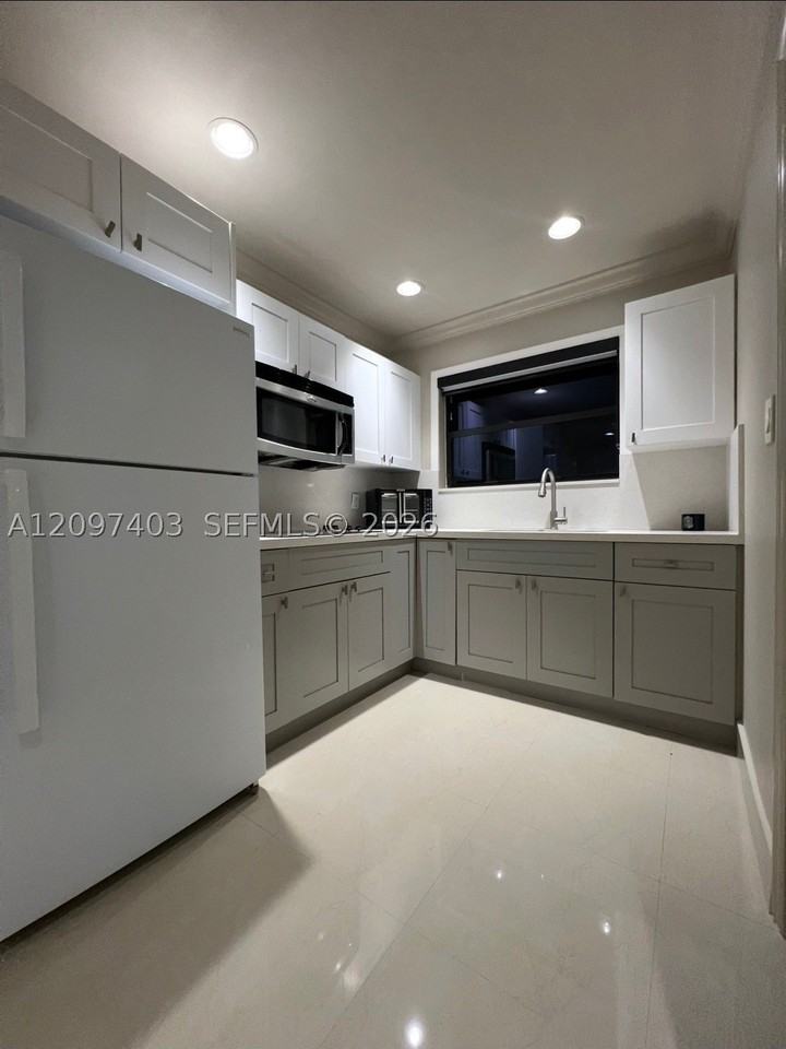 7844 Sw 57th Ter #0 - Photo 2 of 9
